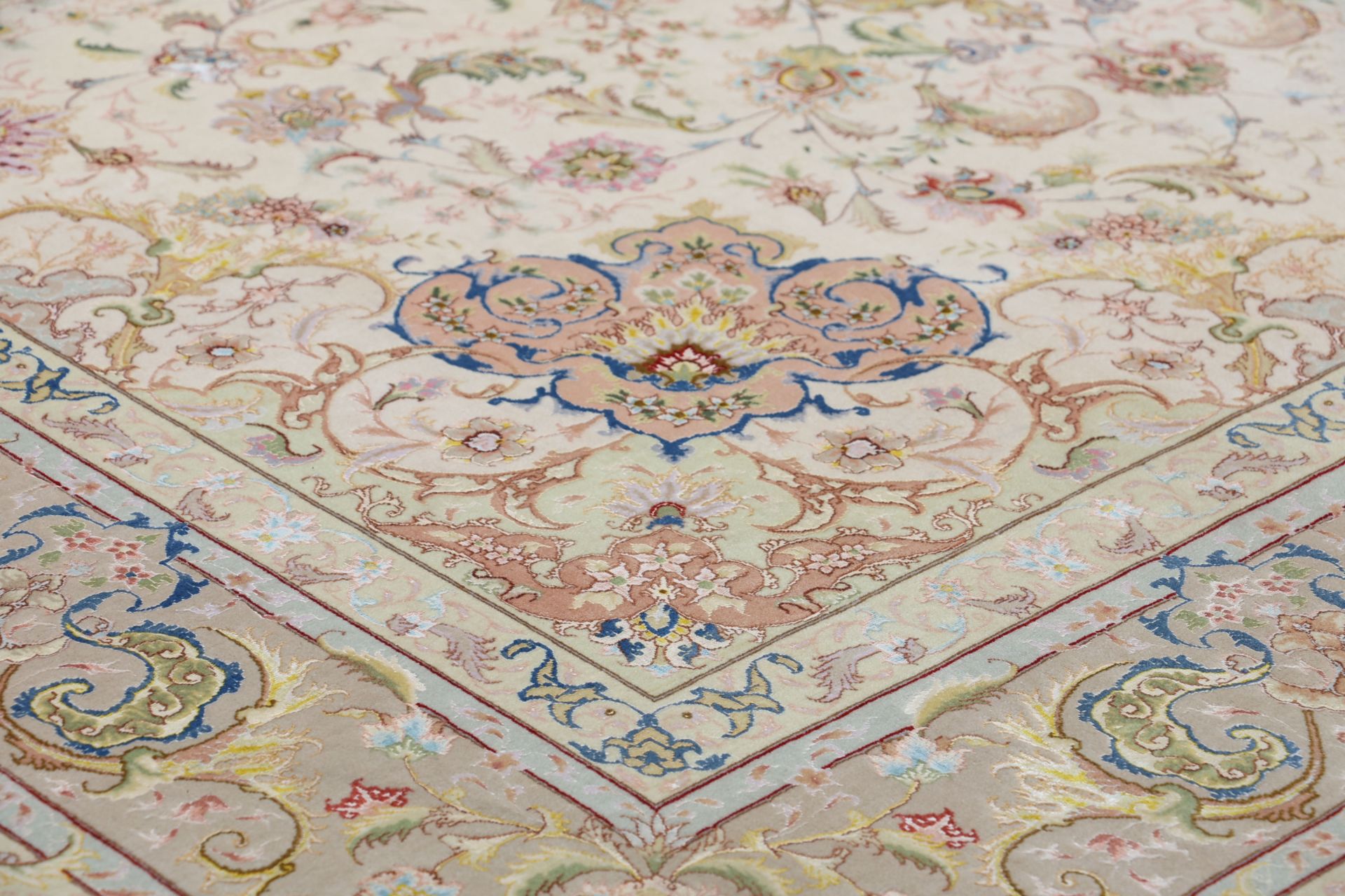 perserteppich-tabriz-203-x-307-cm-schurwolle-handgeknupft-14 Täbriz Perserteppich aus Iran, 203 × 307 cm