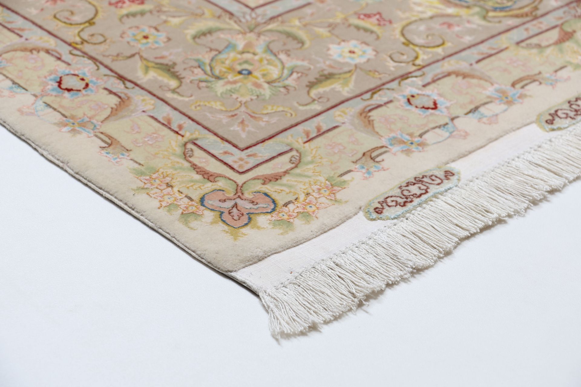 perserteppich-tabriz-203-x-307-cm-schurwolle-handgeknupft-16 Täbriz Perserteppich aus Iran, 203 × 307 cm