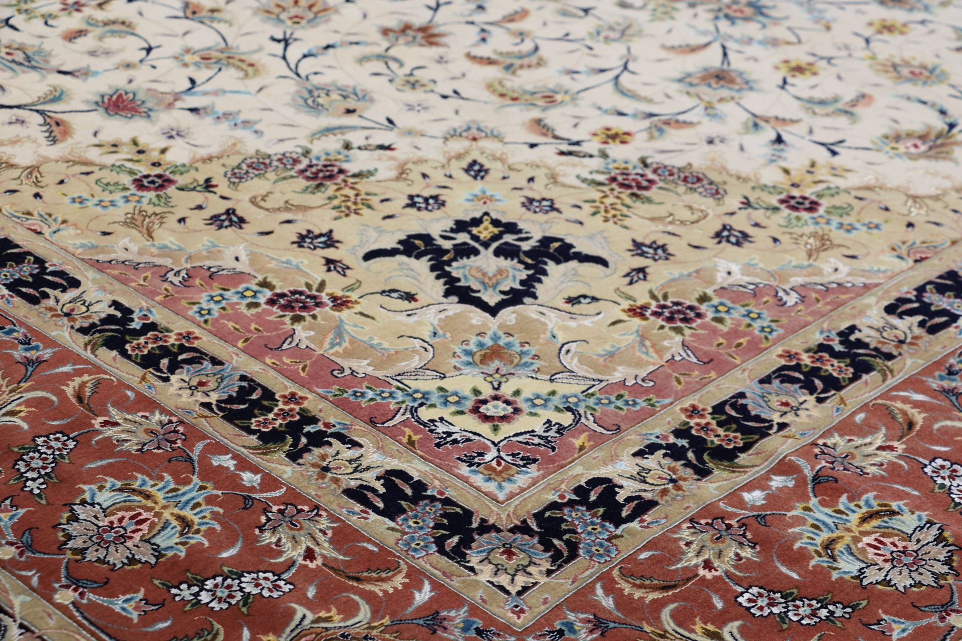 Handgeknüpfter Täbriz Perserteppich 250 × 360 cm