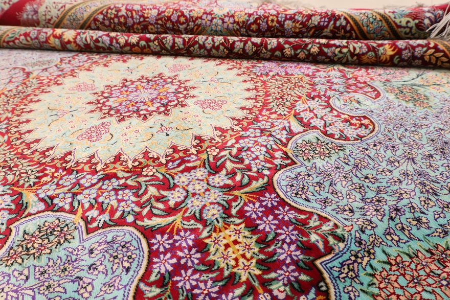 Handgeknüpfter Ghom Perserteppich, 196 × 196 cm, Seide