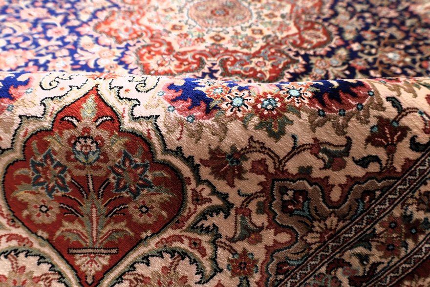 Handgeknüpfter Ghom Perserteppich, 154 × 102 cm, Seide