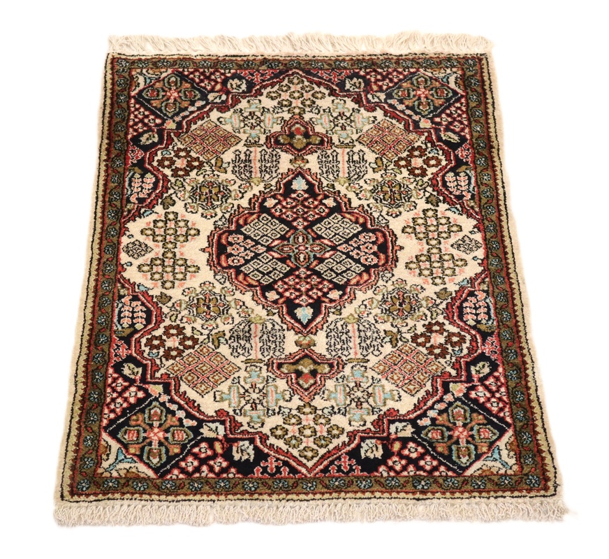 Ghom Perserteppich 78 × 57 cm aus Seide, handgeknüpft