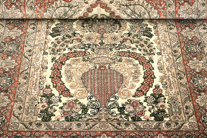 Perserteppich aus Iran, 125 × 77 cm