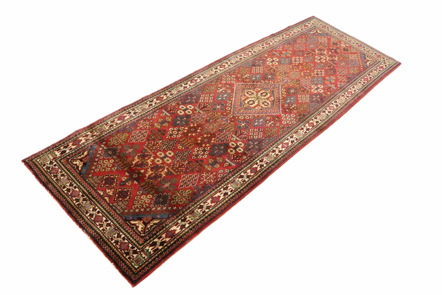Perserteppich aus Iran, 328 × 109 cm