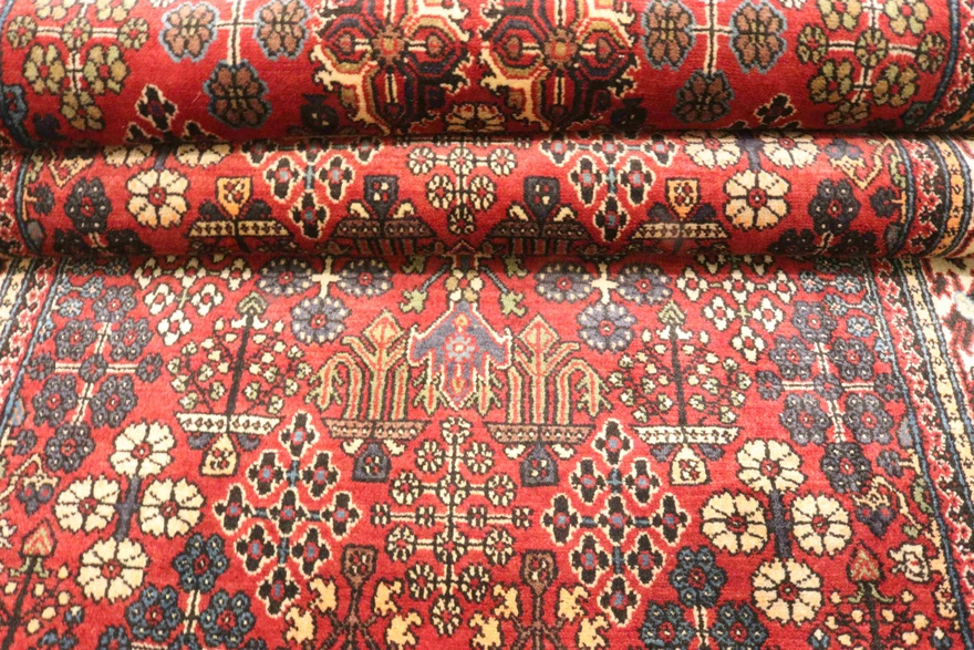 Perserteppich aus Iran, 328 × 109 cm