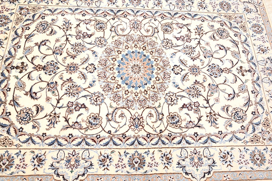 Nain Perserteppich 164 × 110 cm aus Wolle & Seide, handgeknüpft
