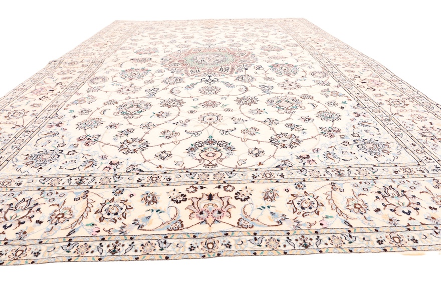 perserteppich-247-x-168-cm-wolle-und-seide-handgewebt-1 Handgewebter Nain Perserteppich 247 × 168 cm
