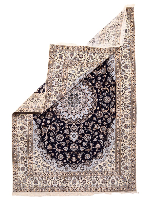 perserteppich-378-x-257-cm-wolle-seide-handgeknupft-1 Nain Perserteppich aus Iran, 378 × 257 cm