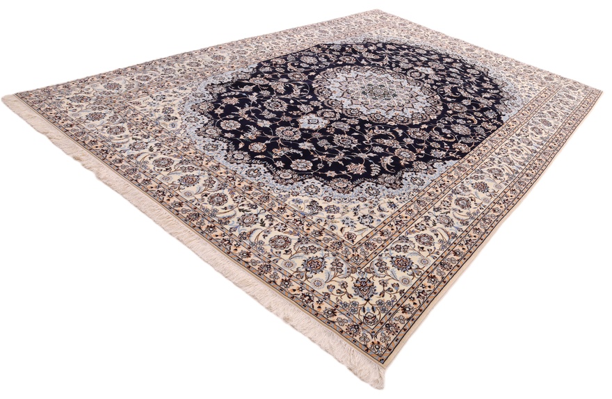 perserteppich-378-x-257-cm-wolle-seide-handgeknupft-2 Nain Perserteppich aus Iran, 378 × 257 cm