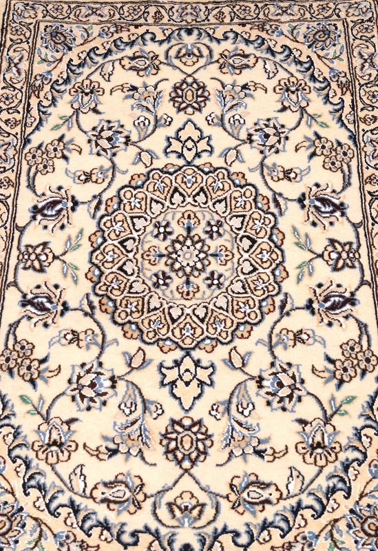 Nain Perserteppich aus Iran, 90 × 60 cm