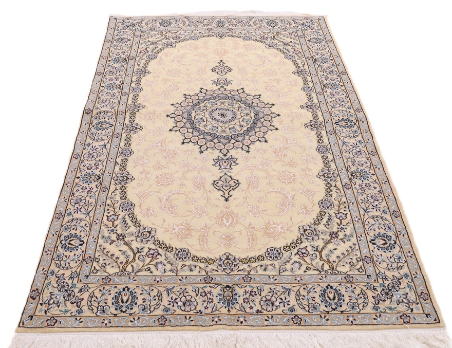 perserteppich-225-x-132-cm-wolle-seide-handgeknupft-1 Nain Perserteppich 225 × 132 cm aus Wolle & Seide, handgeknüpft