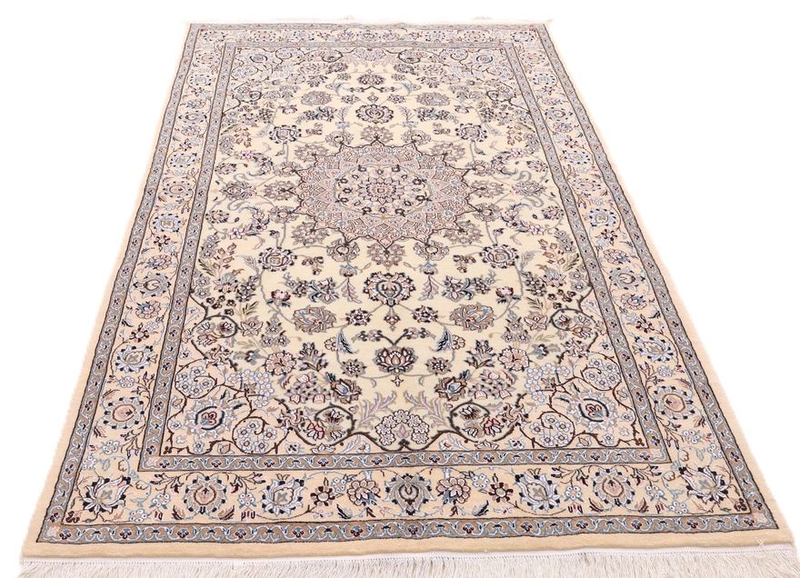 Nain Perserteppich aus Iran, 227 × 135 cm