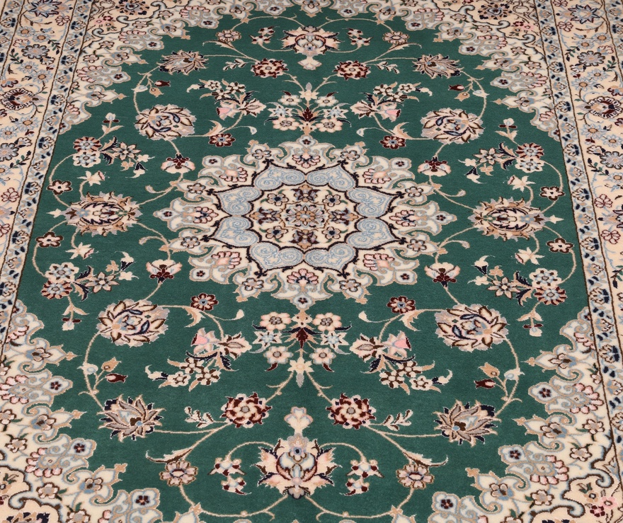 Handgeknüpfter Nain Perserteppich, 158 × 110 cm, Wolle & Seide
