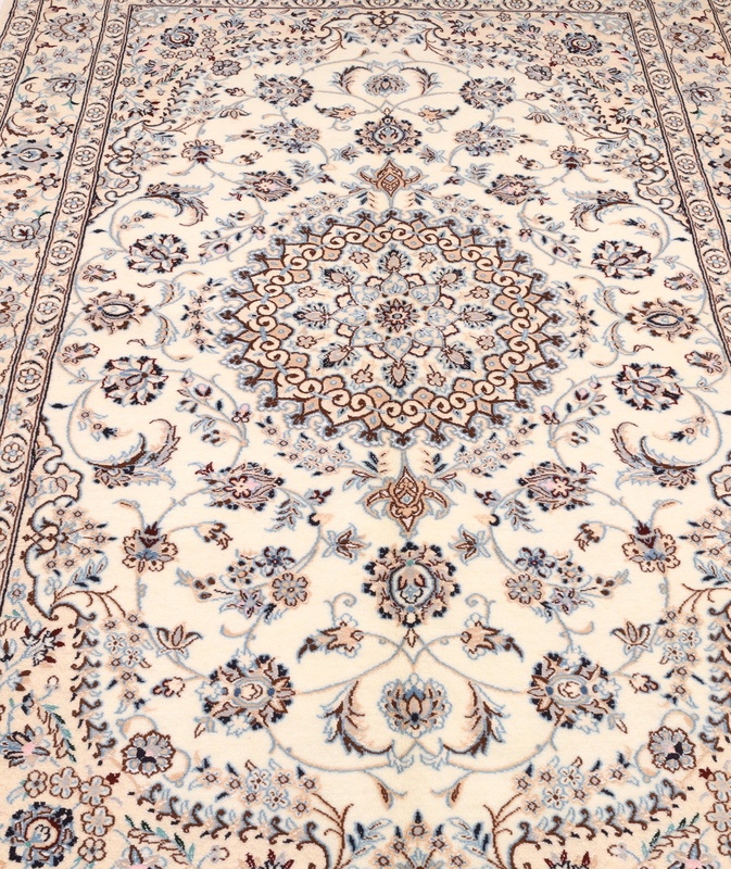 Nain Perserteppich aus Iran, 248 × 152 cm