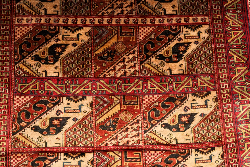 Handgeknüpfter Perserteppich, 146 × 103 cm, Seide