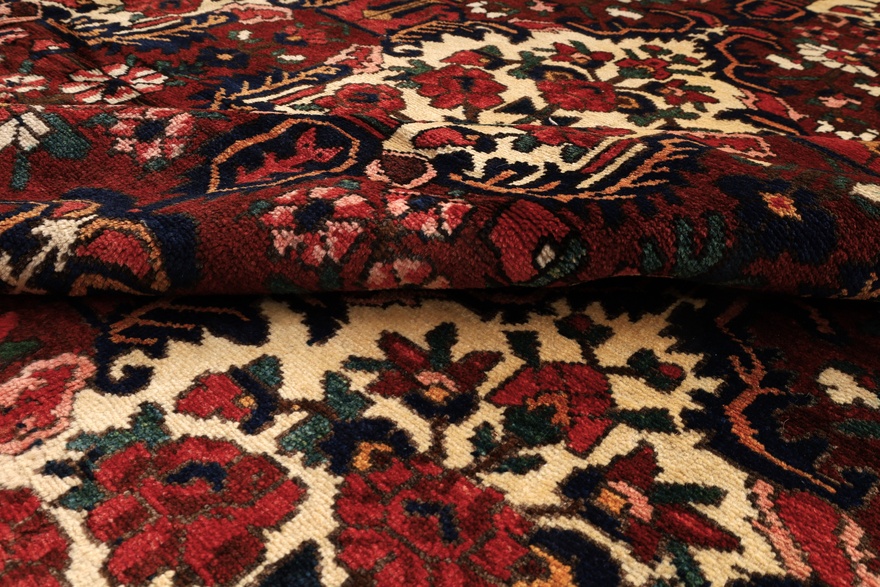 Antiker Bakhtiari Perserteppich, 328 × 218 cm, Wolle
