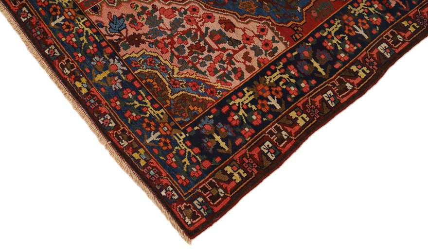 Antiker Bakhtiari Perserteppich aus Iran, 197 × 142 cm