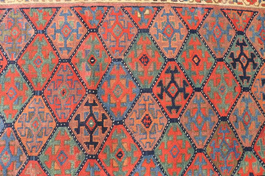 Antiker Orientteppich aus Russland, 253 × 135 cm