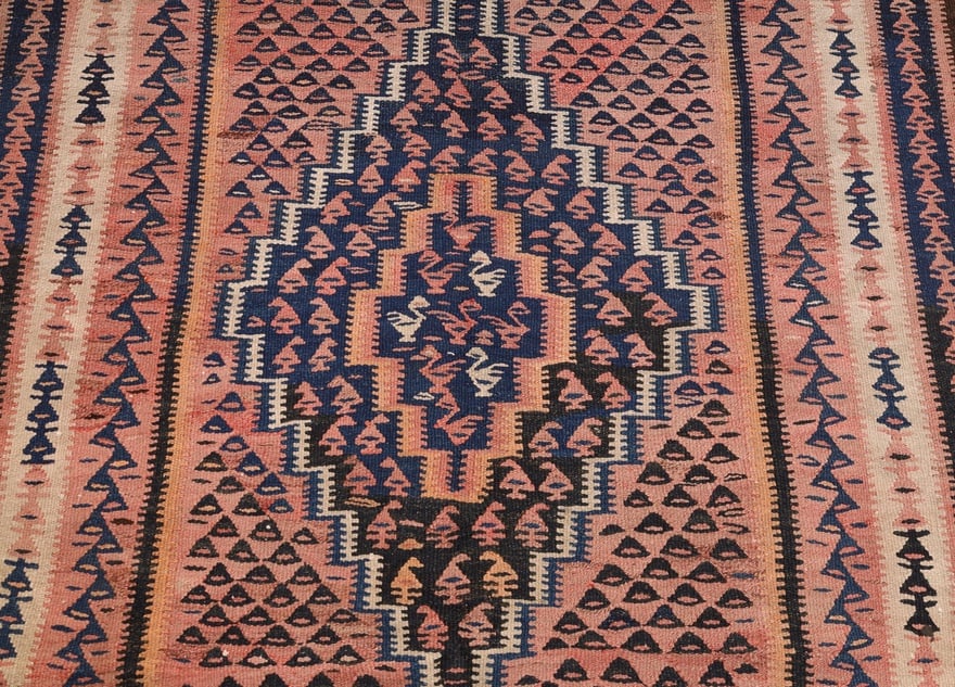 Antiker Kelim Perserteppich aus Iran, 286 × 128 cm