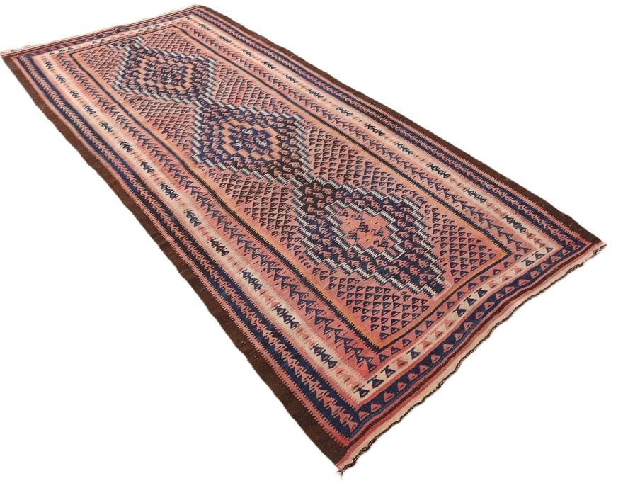 Antiker Kelim Perserteppich aus Iran, 286 × 128 cm