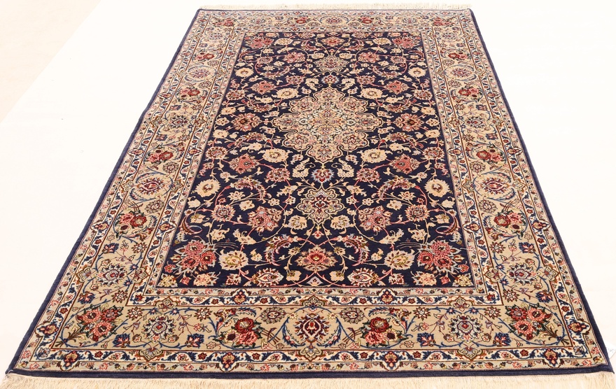 Isfahan Perserteppich aus Iran, 230 × 152 cm
