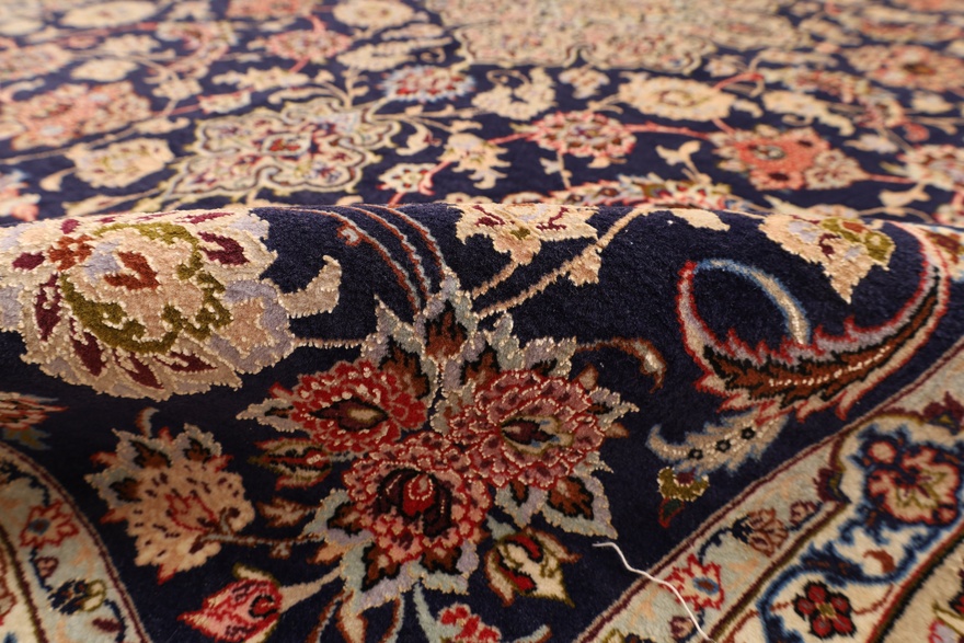 Isfahan Perserteppich aus Iran, 230 × 152 cm