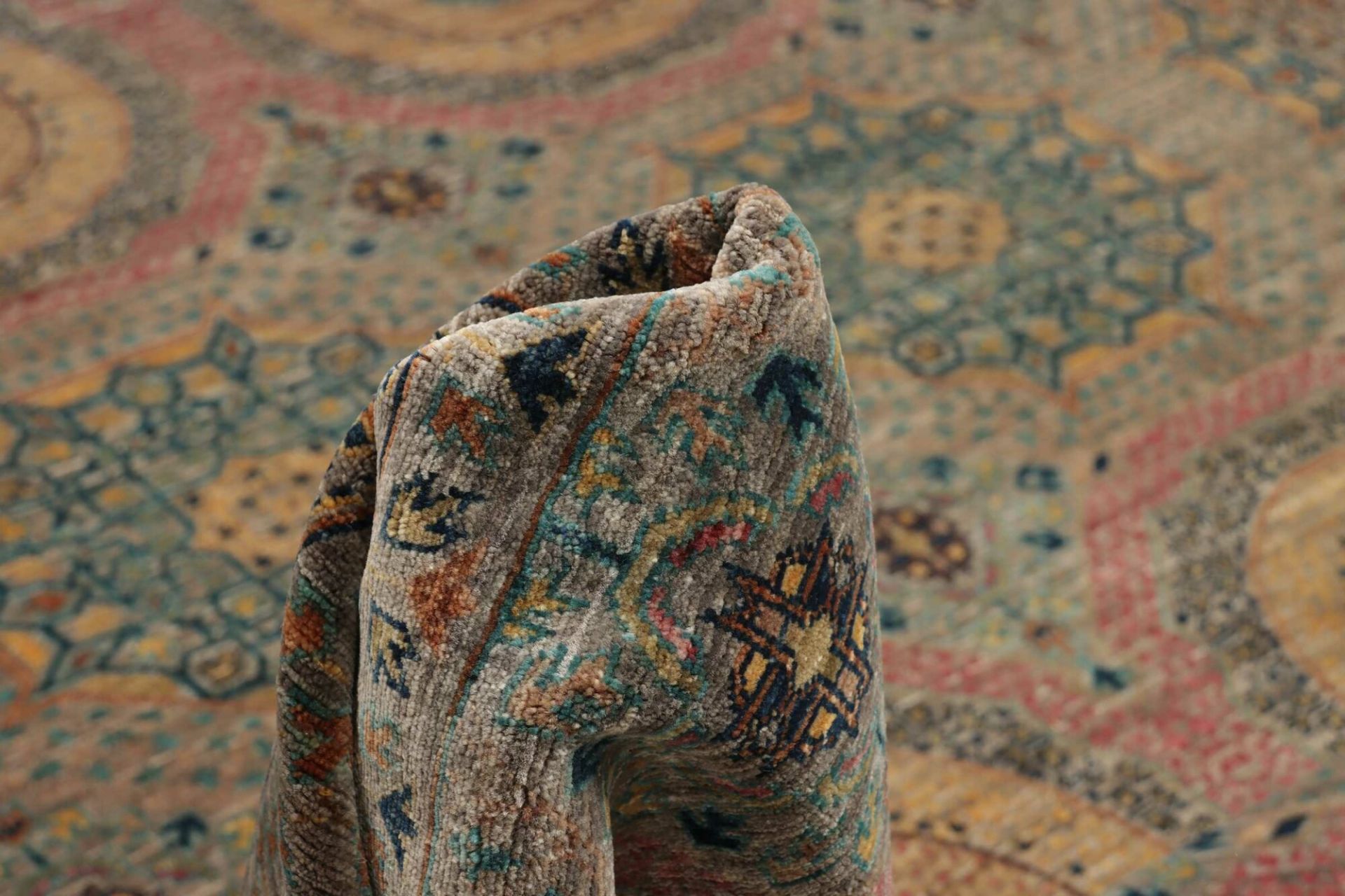 Mamluk Orientteppich 272 × 359 cm aus Wolle, handgeknüpft
