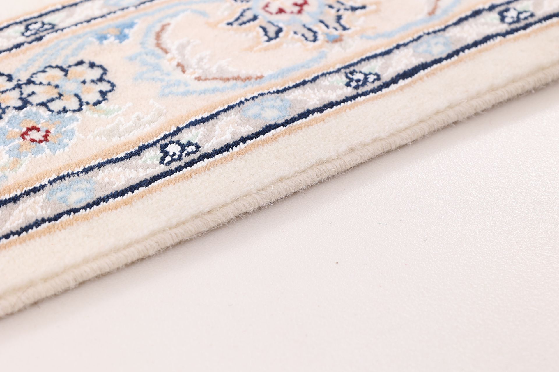 perserteppich-nain-87-x-350-cm-schurwolle-und-seide-handgeknupft-5 Nain Perserteppich 87 × 350 cm aus Wolle & Seide, handgeknüpft