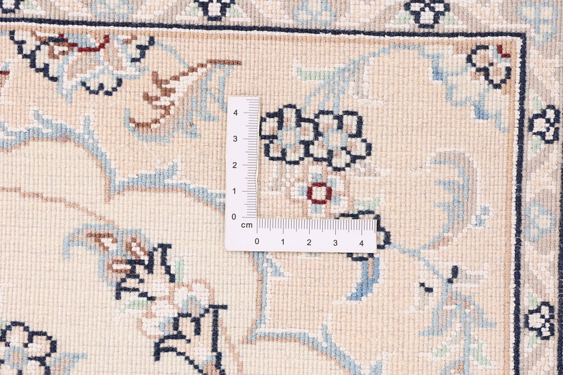 perserteppich-nain-87-x-350-cm-schurwolle-und-seide-handgeknupft-8 Nain Perserteppich 87 × 350 cm aus Wolle & Seide, handgeknüpft
