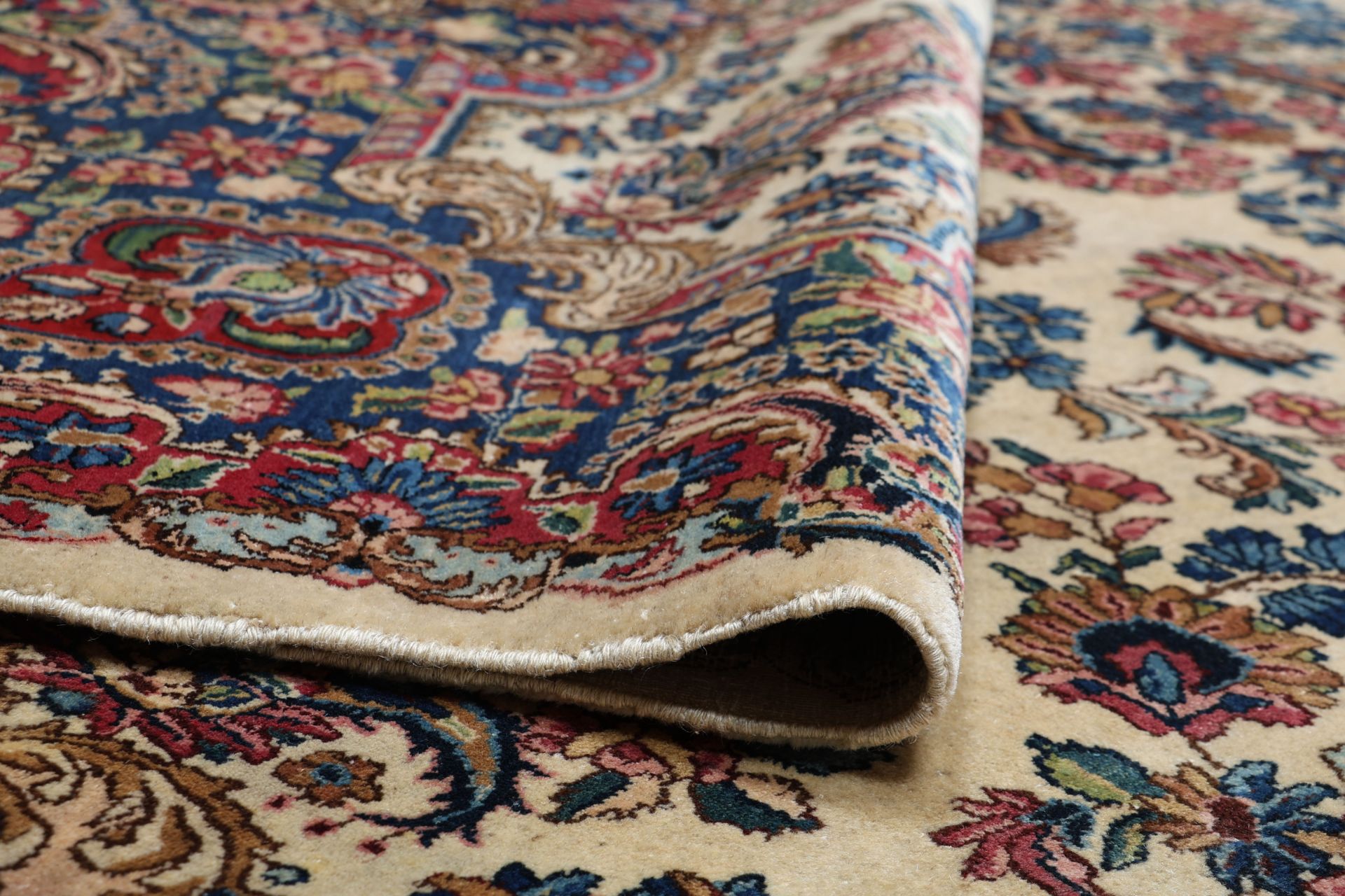Kerman Perserteppich aus Iran, 275 × 363 cm