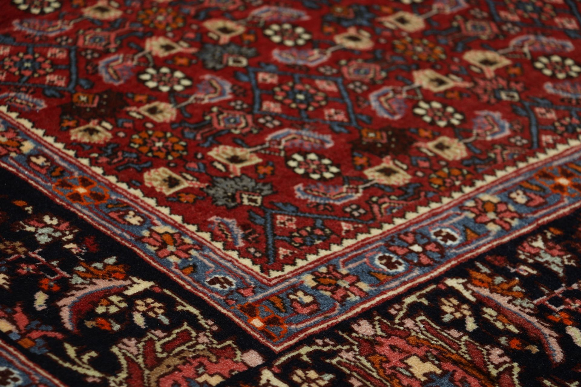 Handgeknüpfter Bijar Perserteppich 225 × 335 cm
