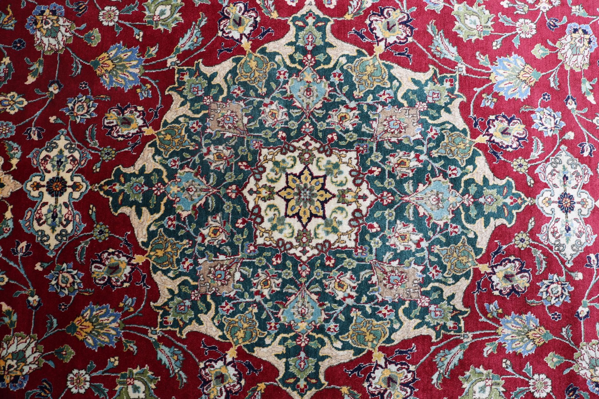 Täbriz Perserteppich 245 × 362 cm aus Wolle, handgeknüpft