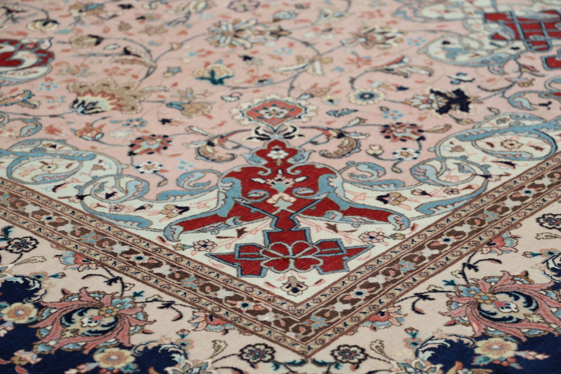perserteppich-tabriz-185-x-268-cm-schurwolle-seide-handgeknupft-5 Täbriz Perserteppich aus Iran, 185 × 268 cm