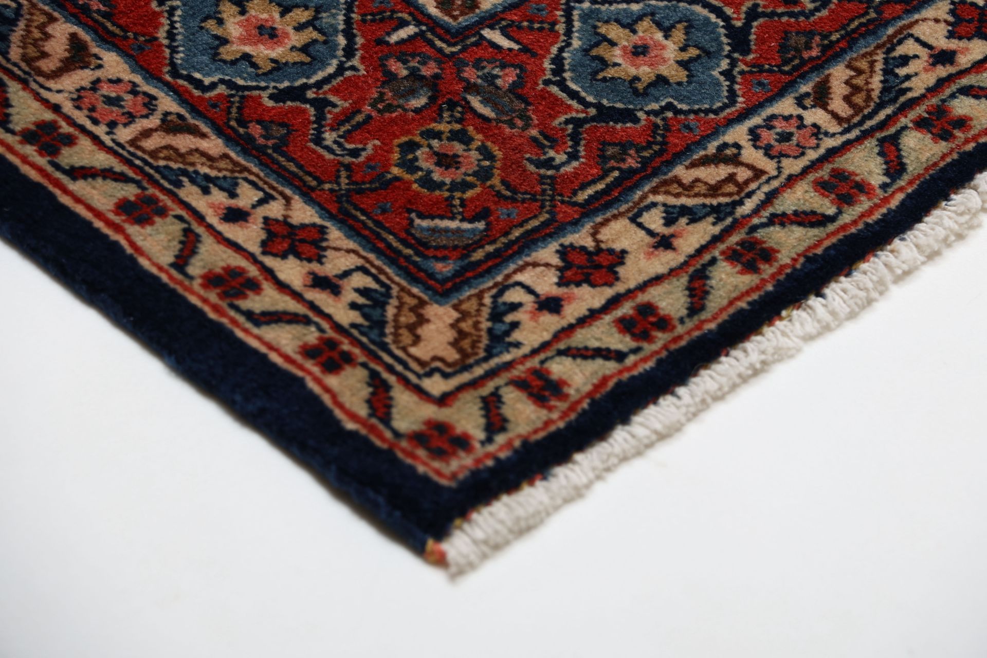 Antiker Sarough Perserteppich aus Iran, 135 × 210 cm