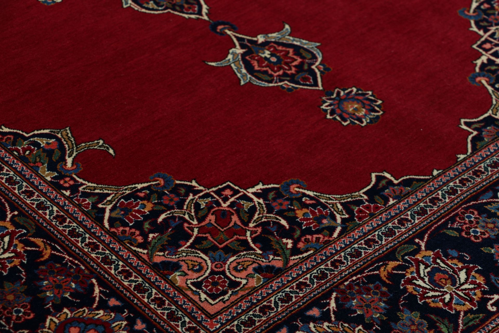 Kashan Perserteppich 136 × 218 cm aus Wolle, handgeknüpft