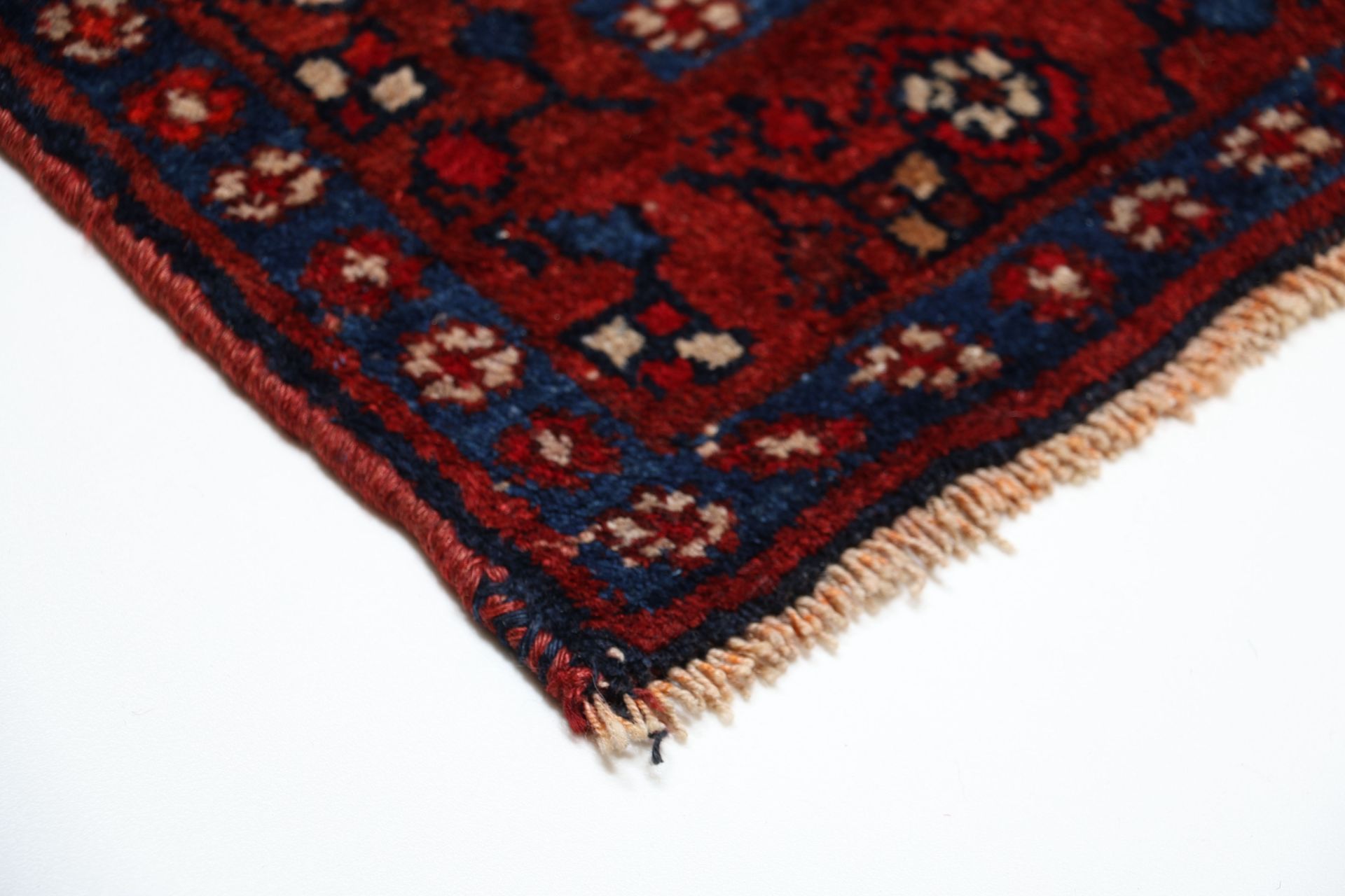 Perserteppich aus Iran, 127 × 215 cm