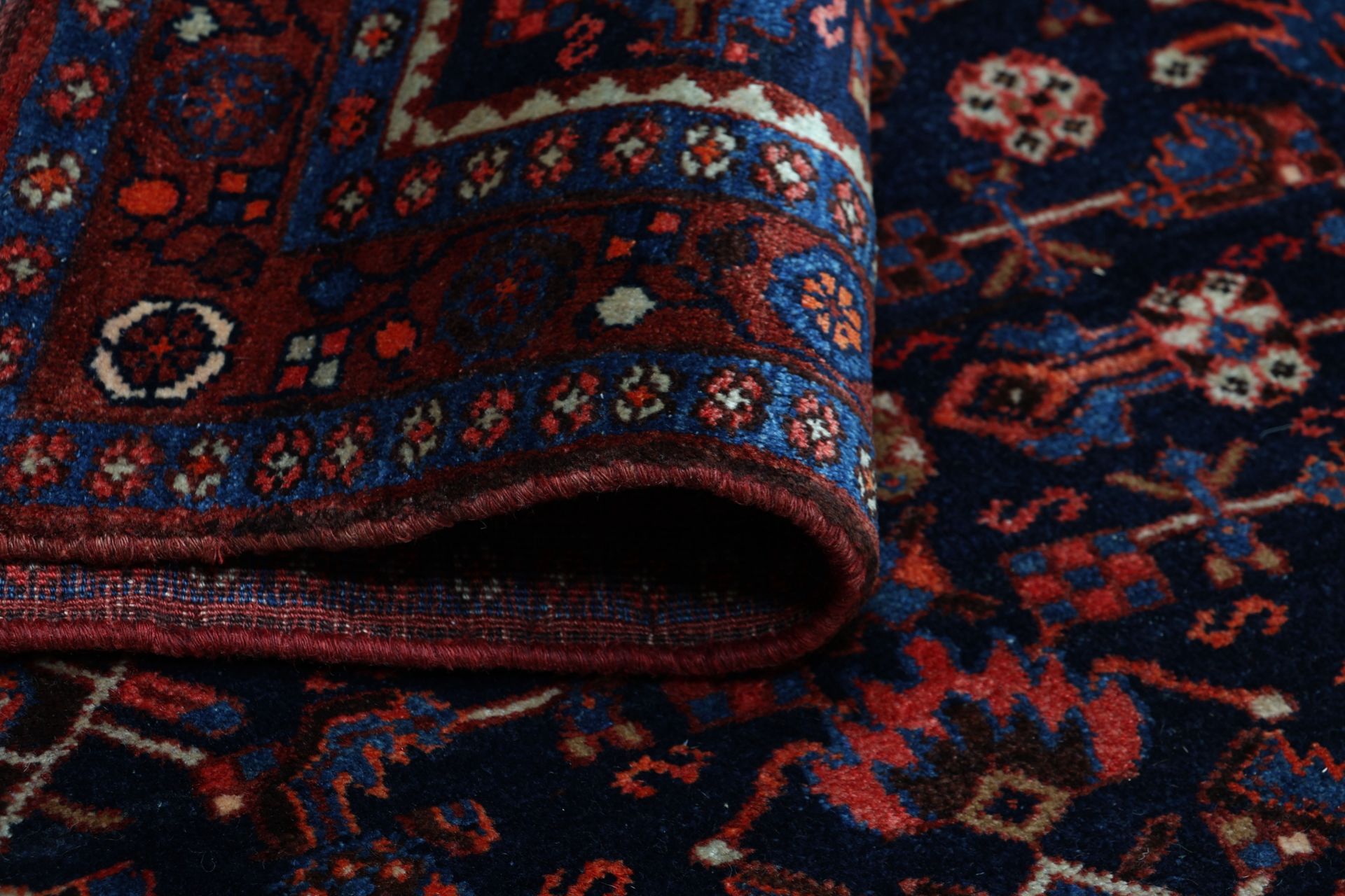 Perserteppich aus Iran, 127 × 215 cm