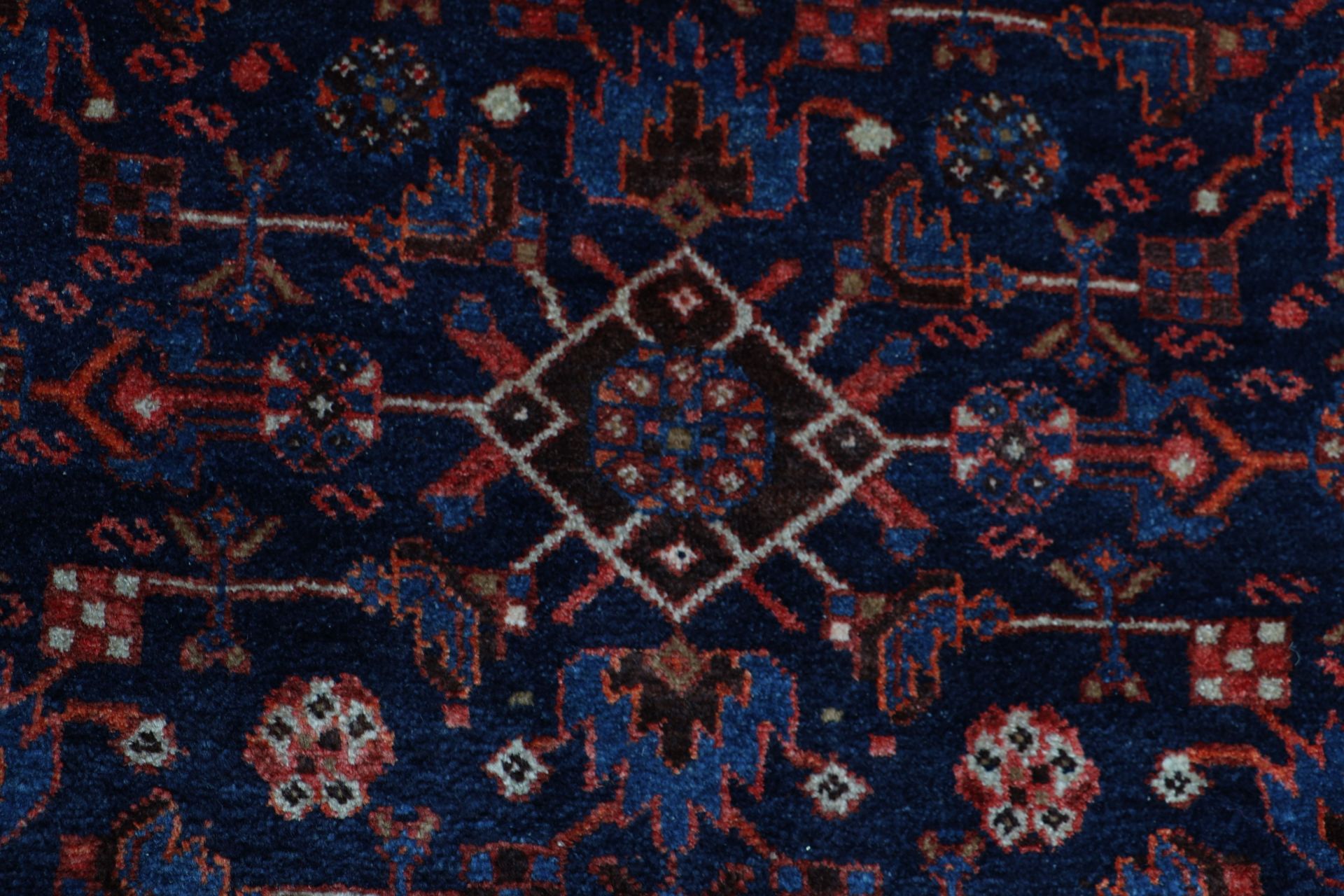 Perserteppich aus Iran, 127 × 215 cm
