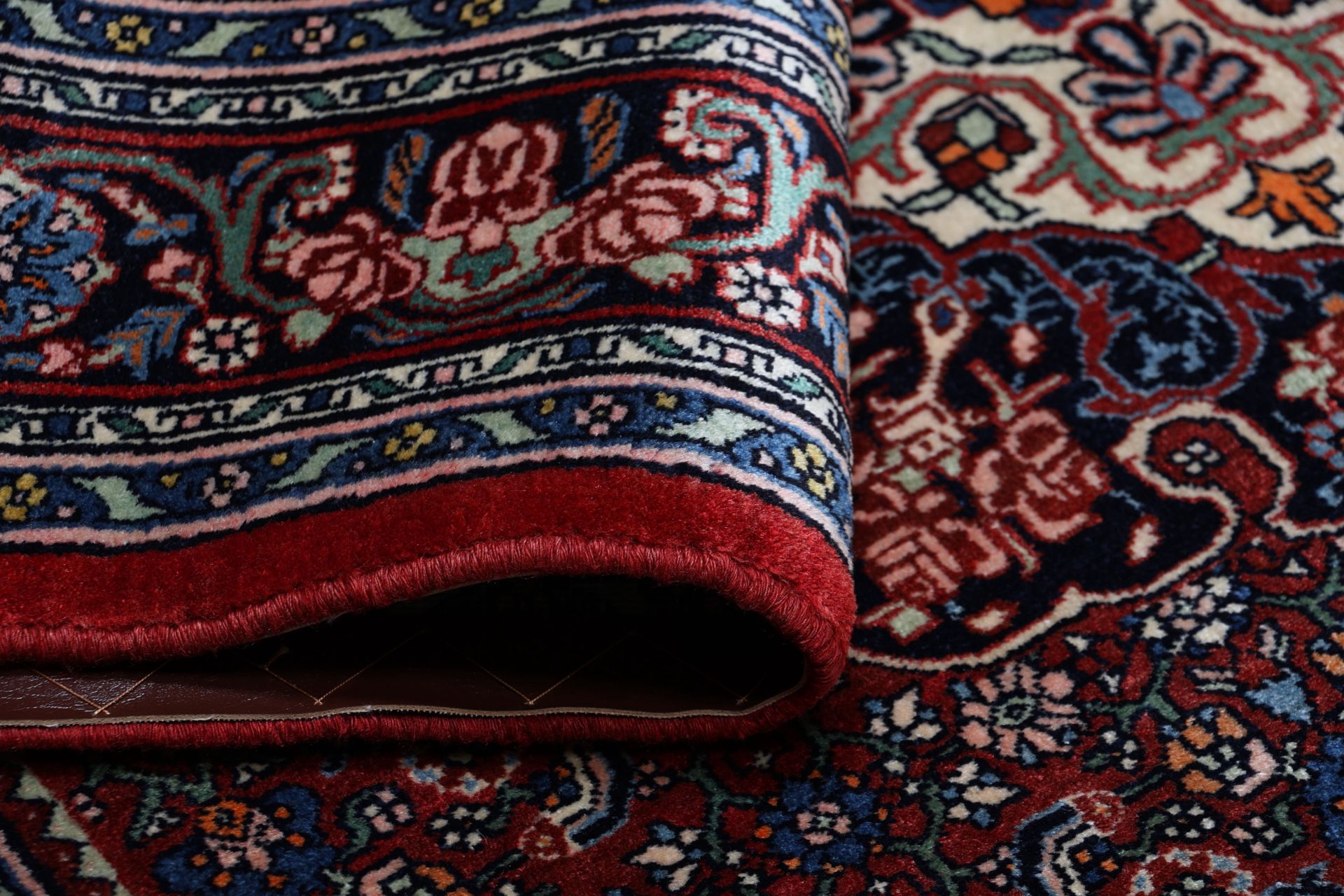 Antiker Bijar Perserteppich aus Iran, 140 × 228 cm