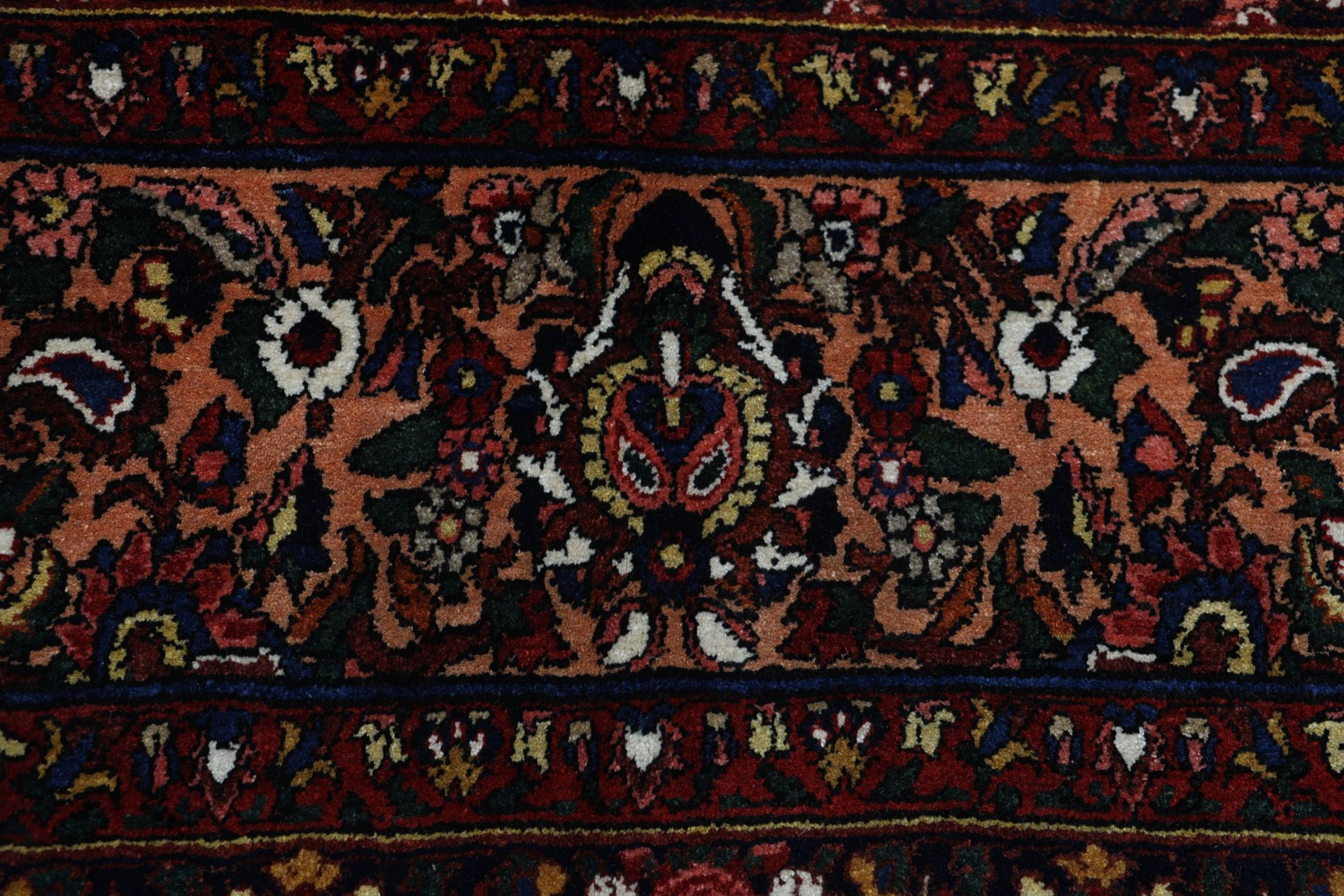 Bakhtiari Perserteppich 328 × 440 cm aus Wolle, handgeknüpft