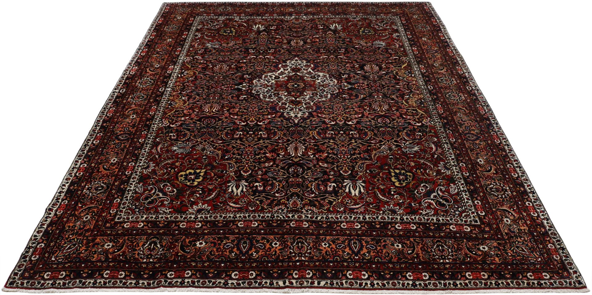 Bakhtiari Perserteppich 328 × 440 cm aus Wolle, handgeknüpft