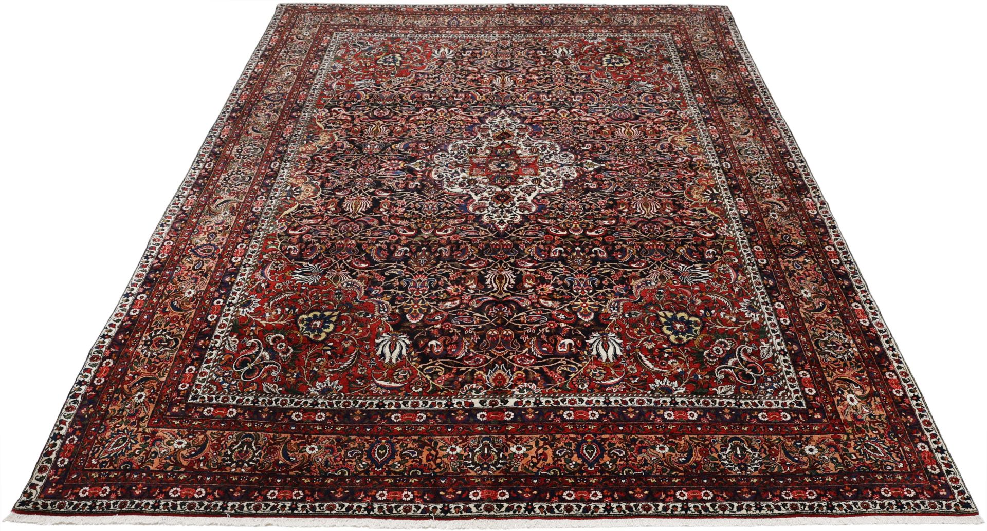 Bakhtiari Perserteppich 328 × 440 cm aus Wolle, handgeknüpft