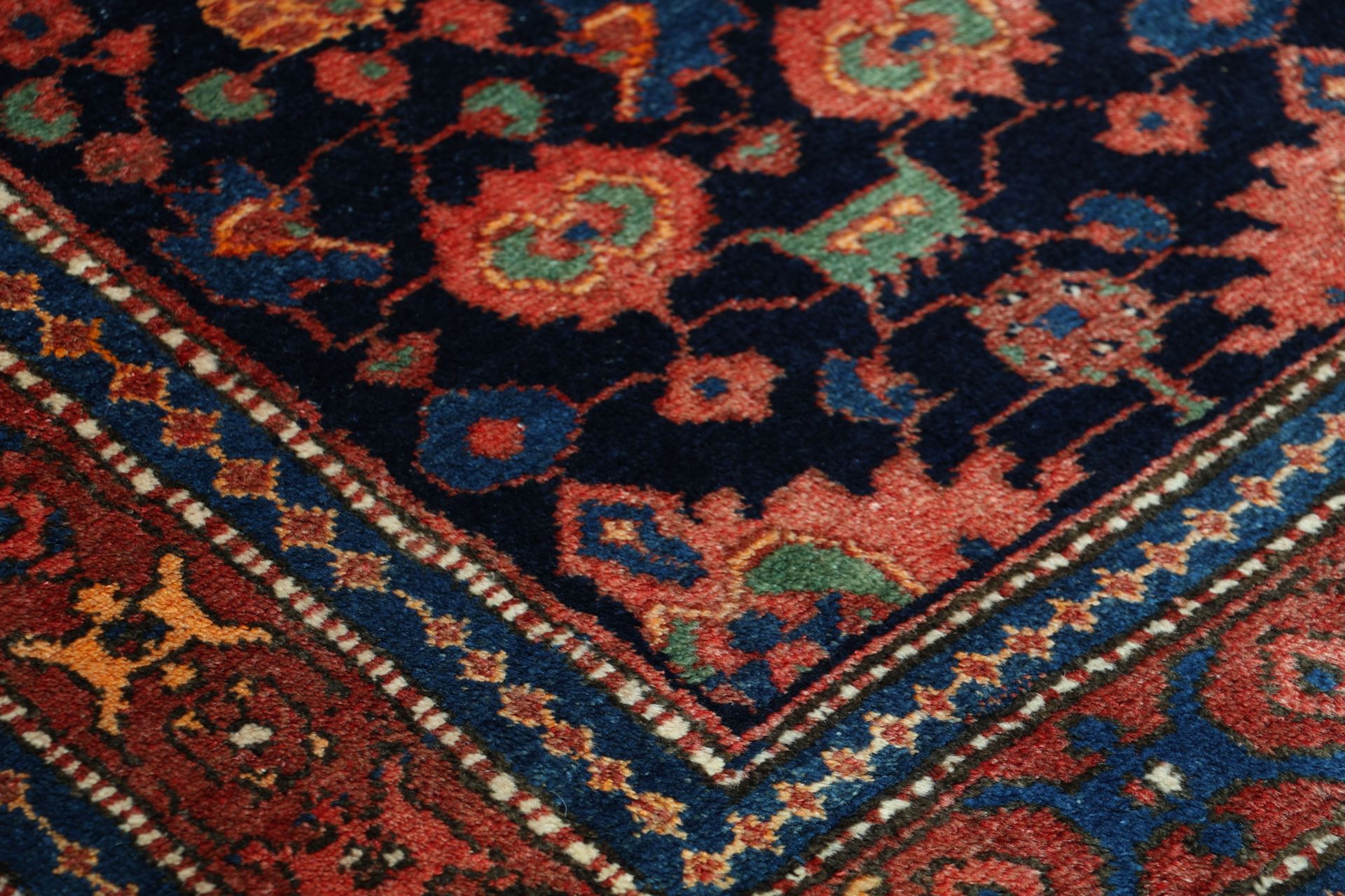 Koliai Perserteppich aus Iran, 125 × 190 cm