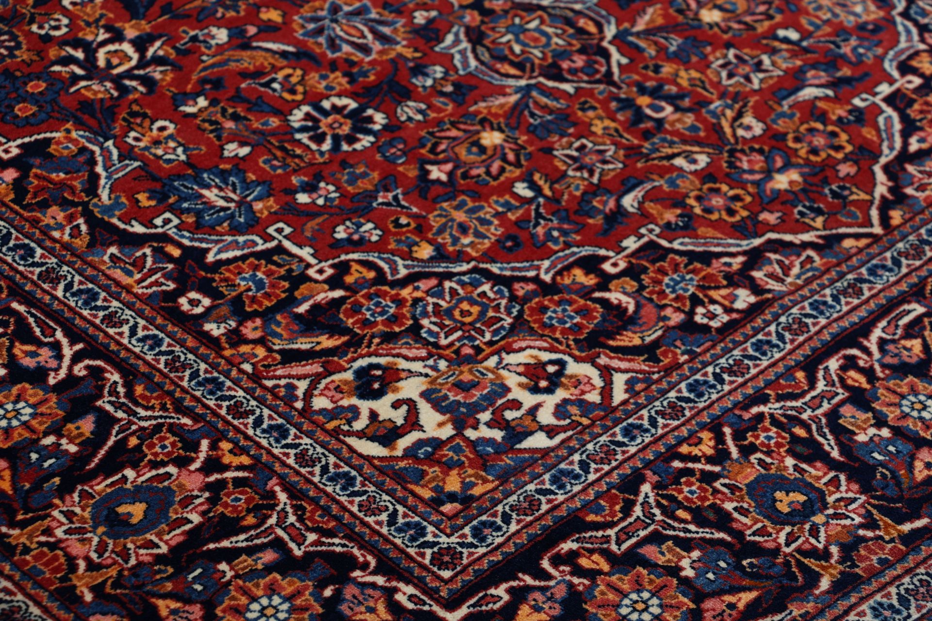 Handgeknüpfter Kashan Perserteppich, 137 × 211 cm, Wolle