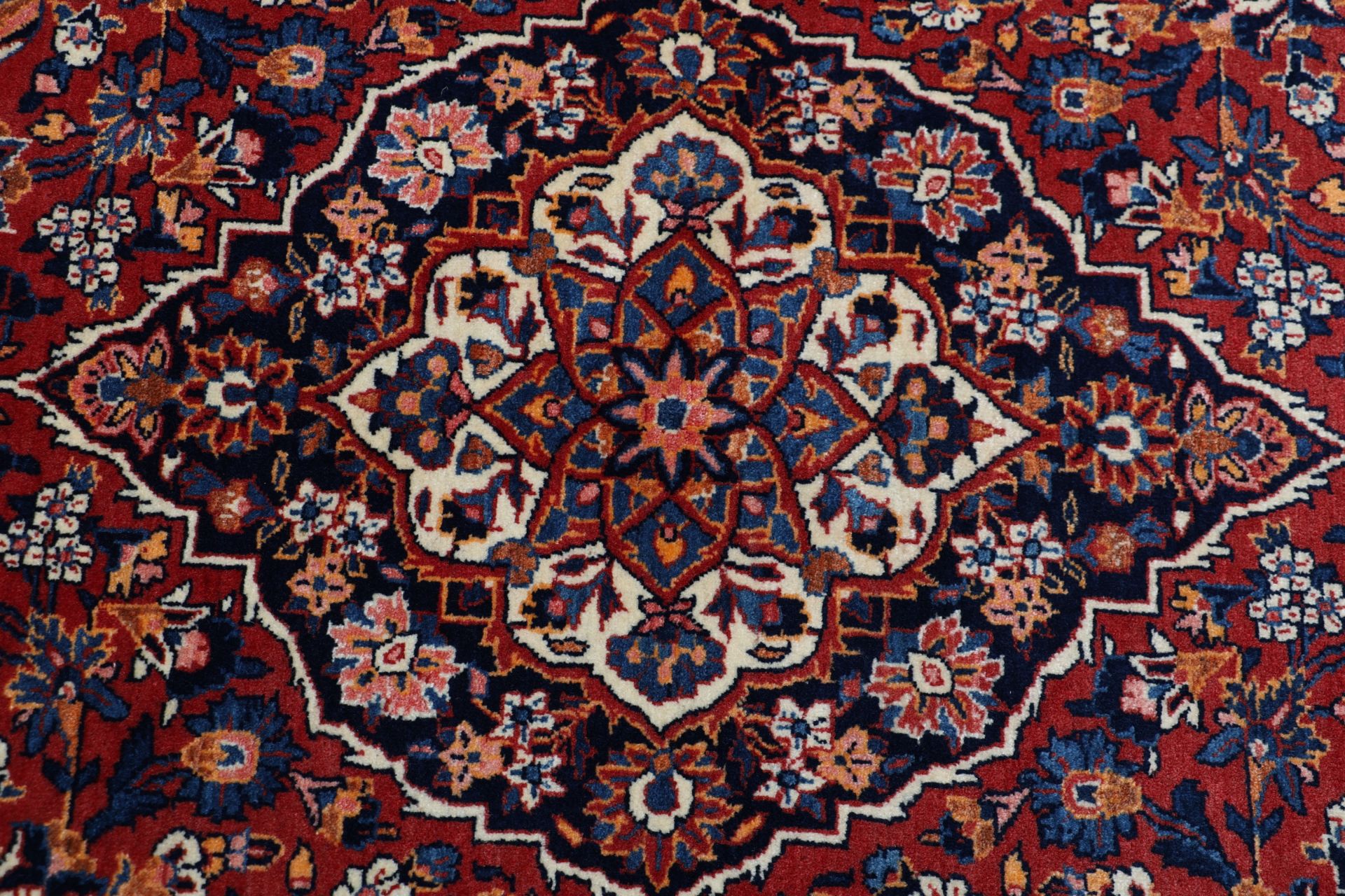 Handgeknüpfter Kashan Perserteppich, 137 × 211 cm, Wolle