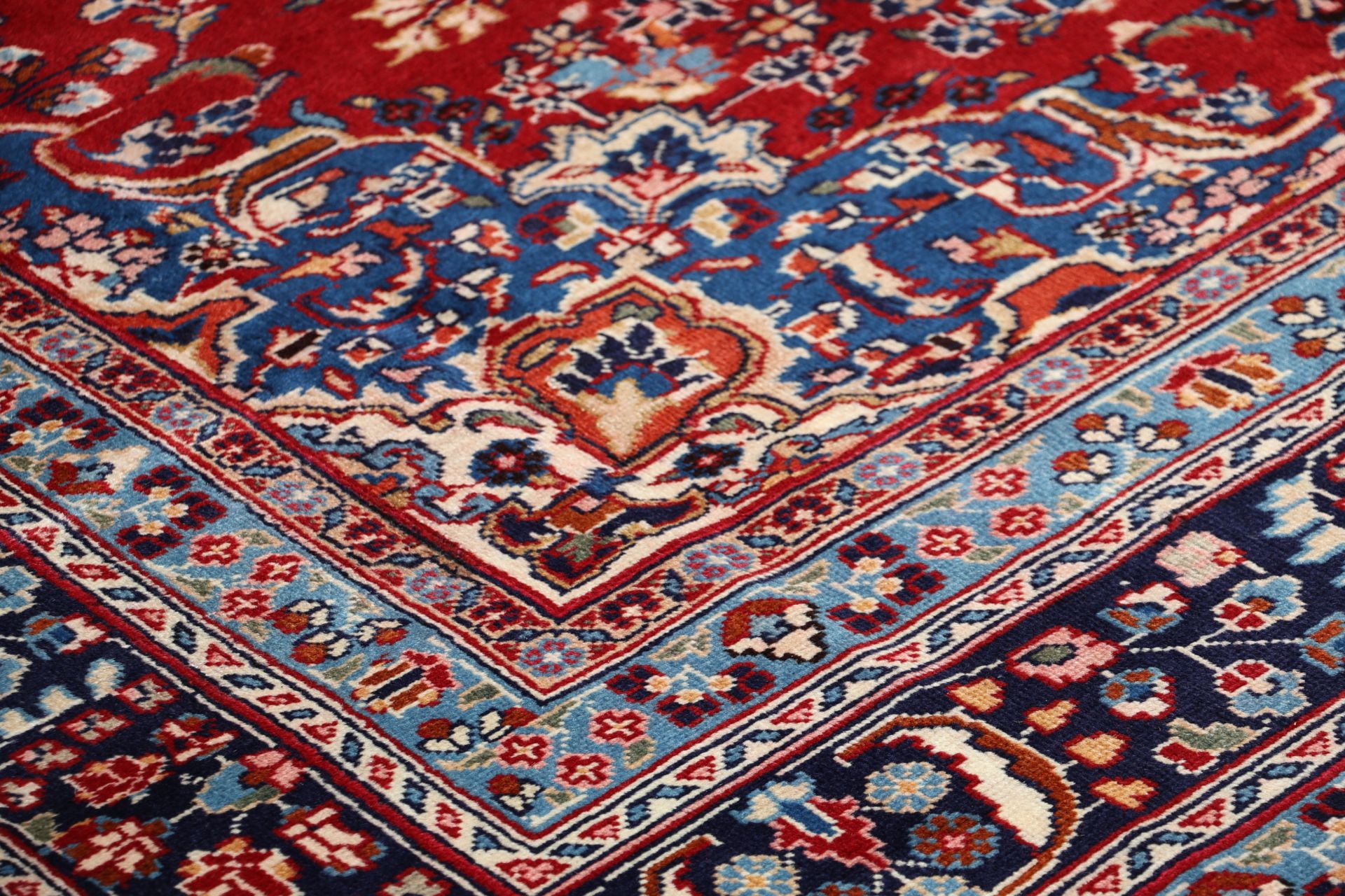 Mashhad Perserteppich aus Iran, 194 × 295 cm