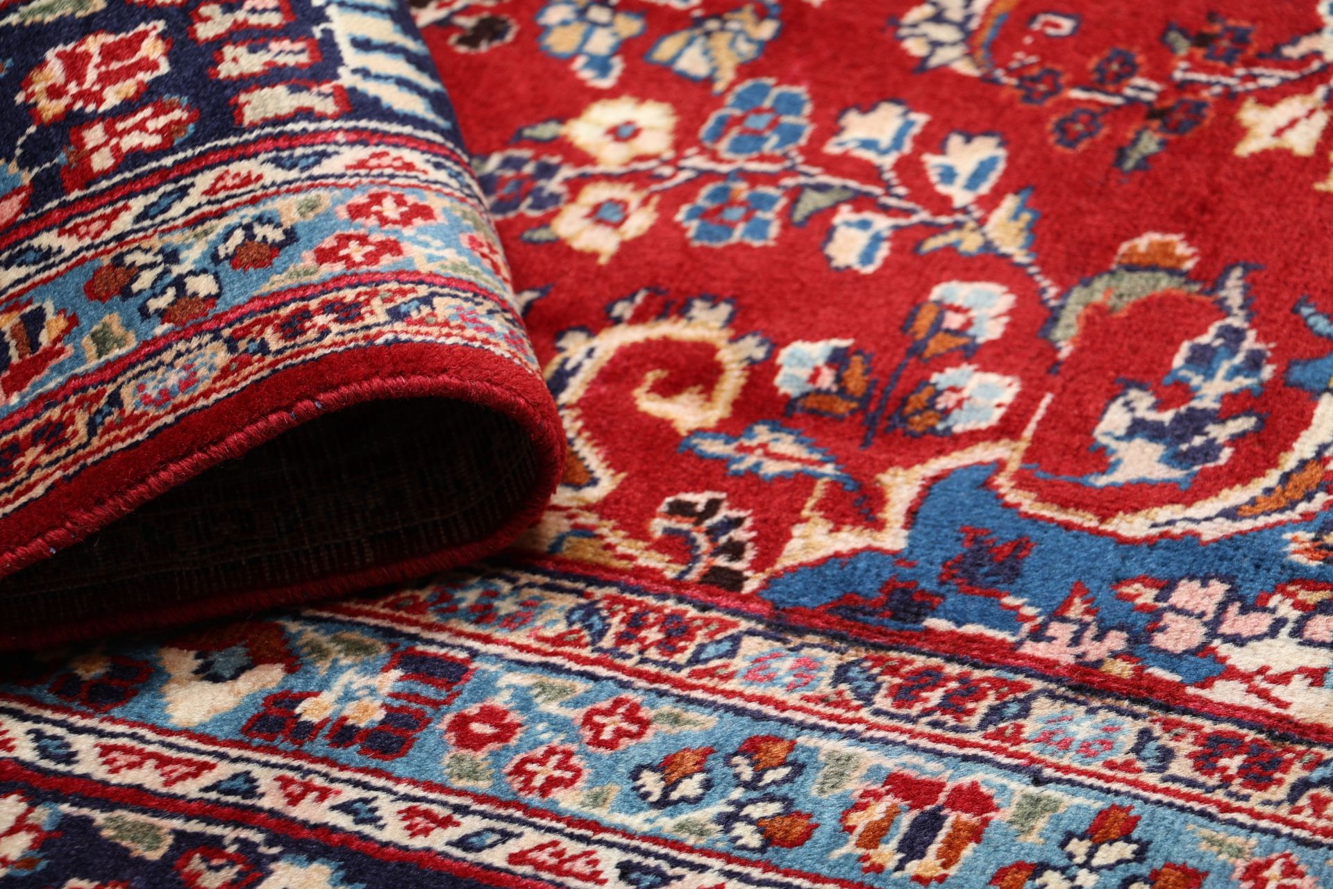Mashhad Perserteppich aus Iran, 194 × 295 cm