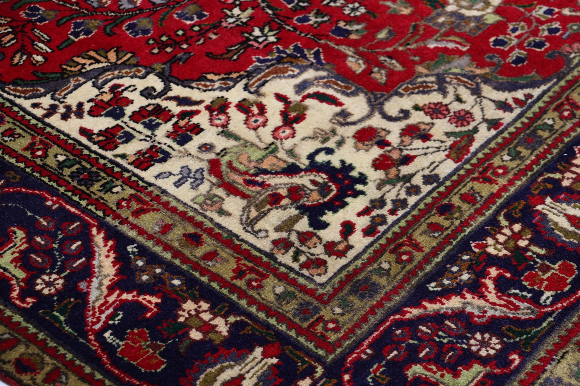 Täbriz Perserteppich 204 × 305 cm aus Wolle, handgeknüpft