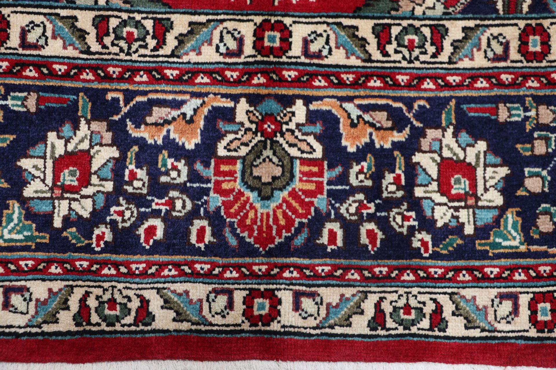 Täbriz Perserteppich 194 × 305 cm aus Wolle, handgeknüpft