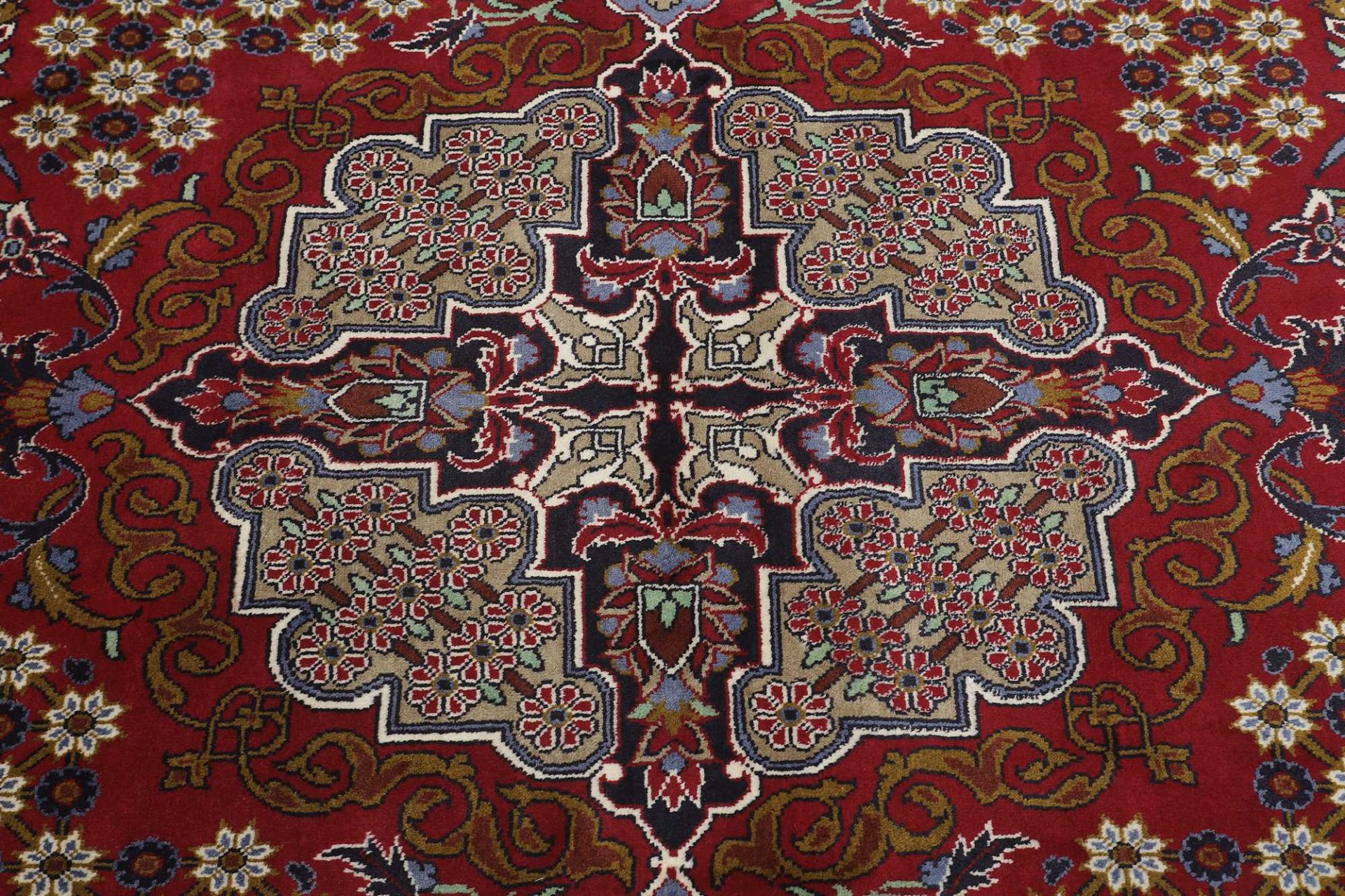Handgeknüpfter Perserteppich 295 × 514 cm